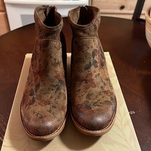 Never worn super nice leather ankle boots. Too small for me.